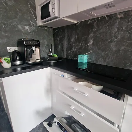 Moon Apartment *